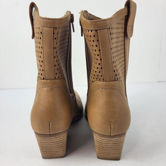 DV Dolce Vita Kirby Pull-On Perforated Western Ankle Bootie Tan 8.5 - Picture 6 of 14